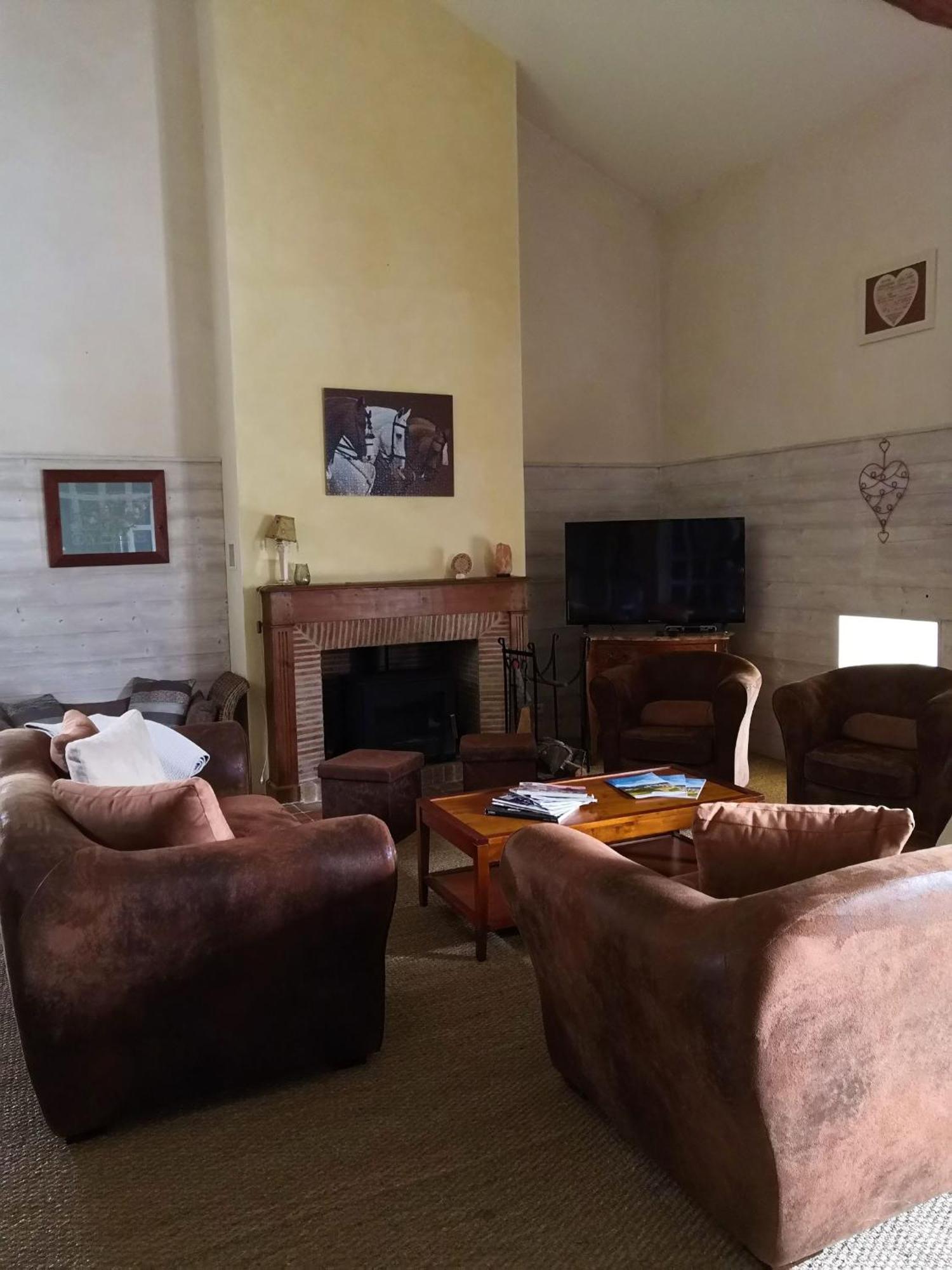 Gite Du Hameau D'Amignie Vernay Exterior photo